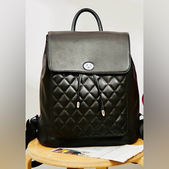 BOSTANTEN Leather Backpack Purse Casual Bag Travel Vacation School College Work - Picture 1 of 9